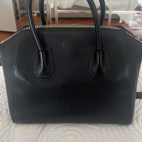 Givenchy Small Antigona Black Bag - Picture 3 of 7